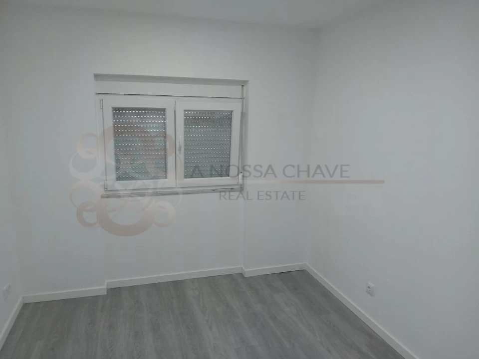 Apartamento T2 para Venda em Charneca de Caparica e Sobreda Foto 12
