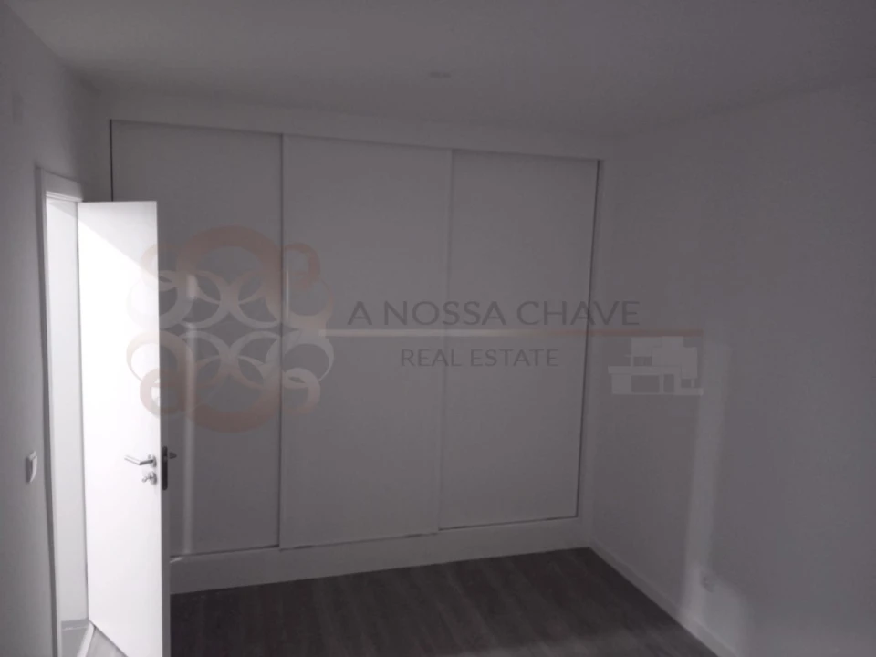 Apartamento T2 para Venda em Charneca de Caparica e Sobreda Foto 17