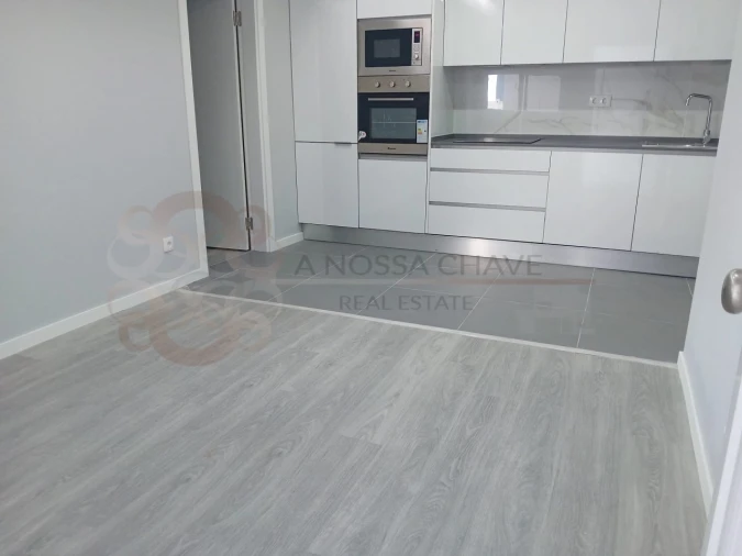Apartamento T2 para Venda em Charneca de Caparica e Sobreda Foto 4