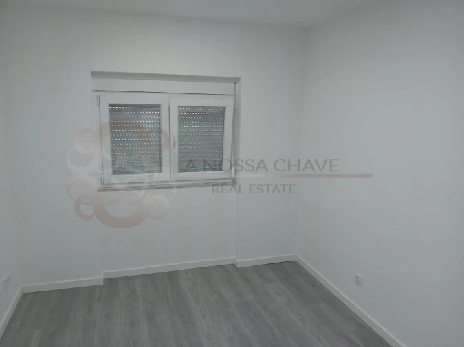 Apartamento T2 para Venda em Charneca de Caparica e Sobreda Foto 12