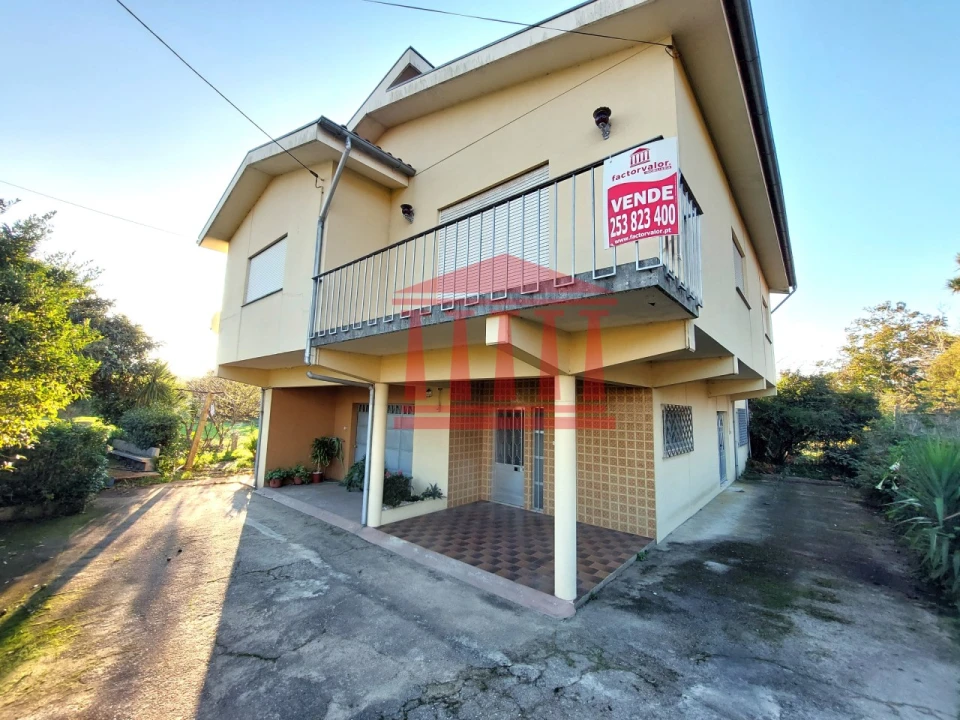 Moradia T4 para Venda em Alheira e Igreja Nova Foto 2