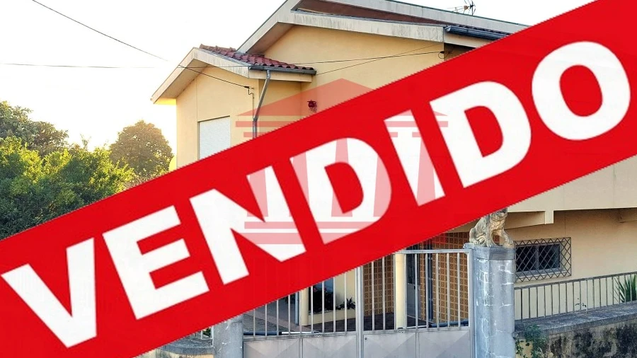 Moradia T4 para Venda em Alheira e Igreja Nova