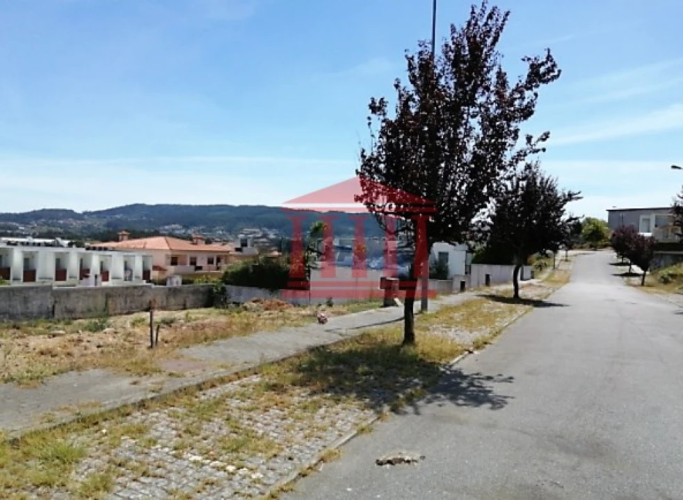 Terreno para Venda em Gamil e Midões Foto 1