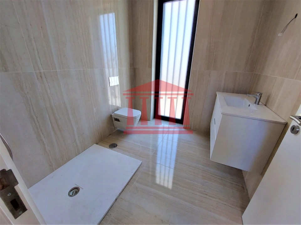 Moradia T4 para Venda em Alvelos Foto 12