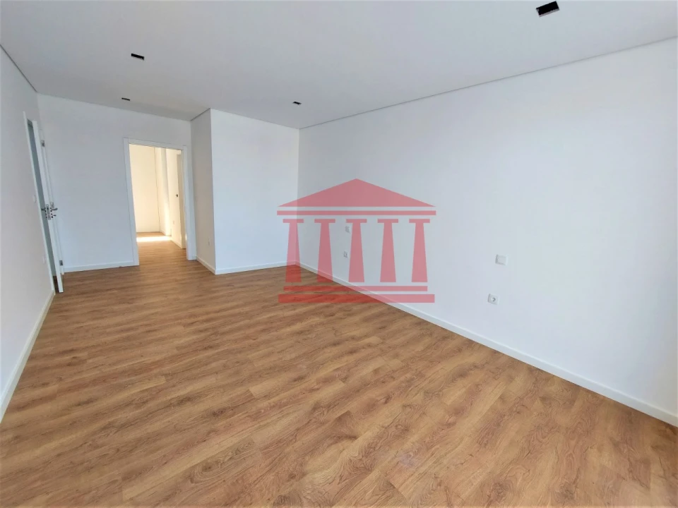 Moradia T4 para Venda em Alvelos Foto 21