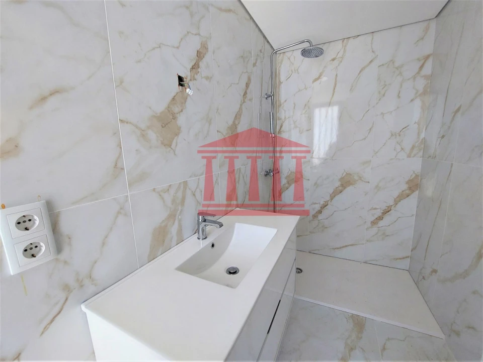 Moradia T4 para Venda em Alvelos Foto 22