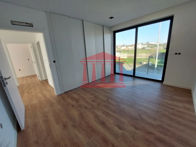 Moradia T4 para Venda em Alvelos Foto 18