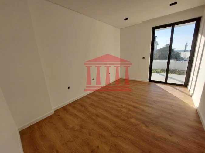 Moradia T4 para Venda em Alvelos Foto 11