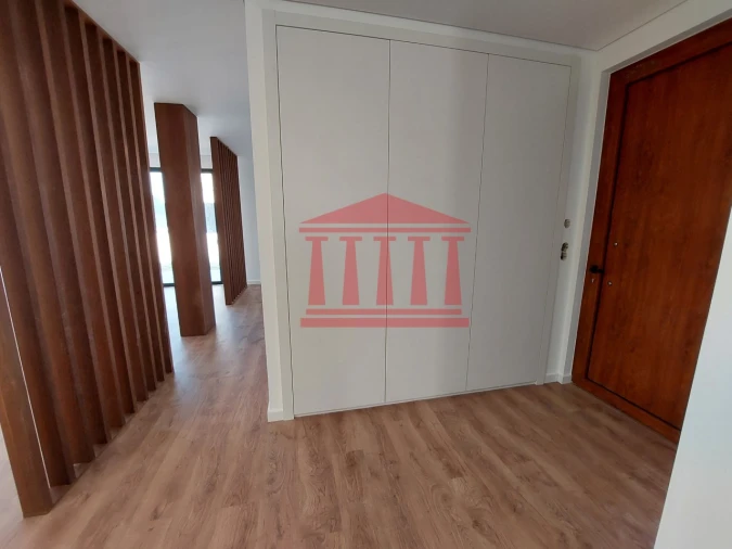 Moradia T4 para Venda em Alvelos Foto 9