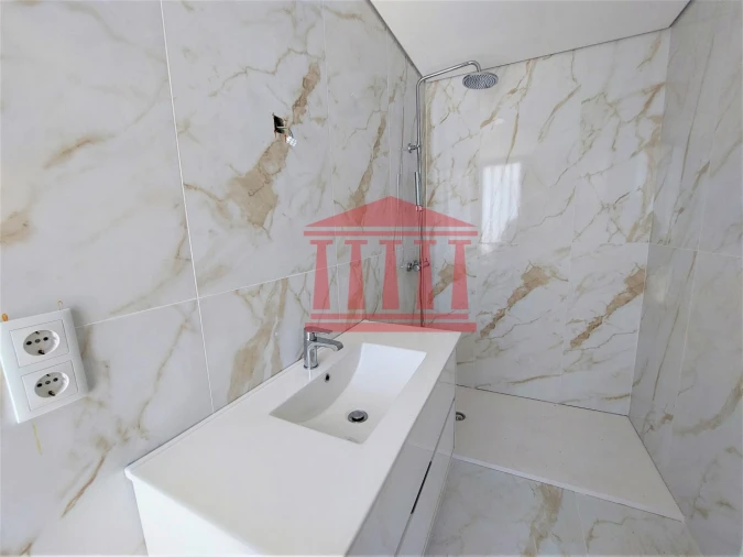 Moradia T4 para Venda em Alvelos Foto 22