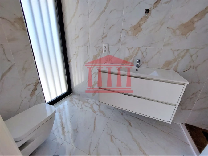 Moradia T4 para Venda em Alvelos Foto 23