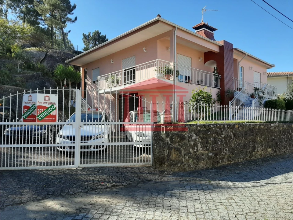 Moradia T3 para Venda em Adães Foto 2