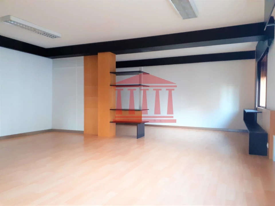 Escritório para Arrendamento em Barcelos, V.Boa, V.Frescainha Foto 6