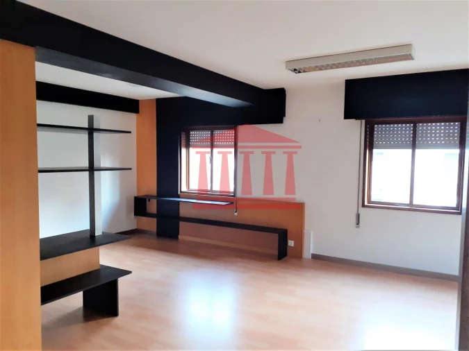 Escritório para Arrendamento em Barcelos, V.Boa, V.Frescainha Foto 8