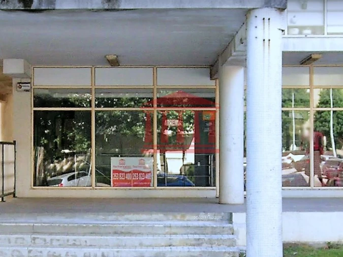 Loja para Venda em Arcozelo