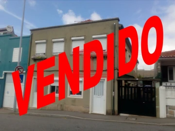 Prédio para Venda em Santa Marinha e São Pedro da Afurada