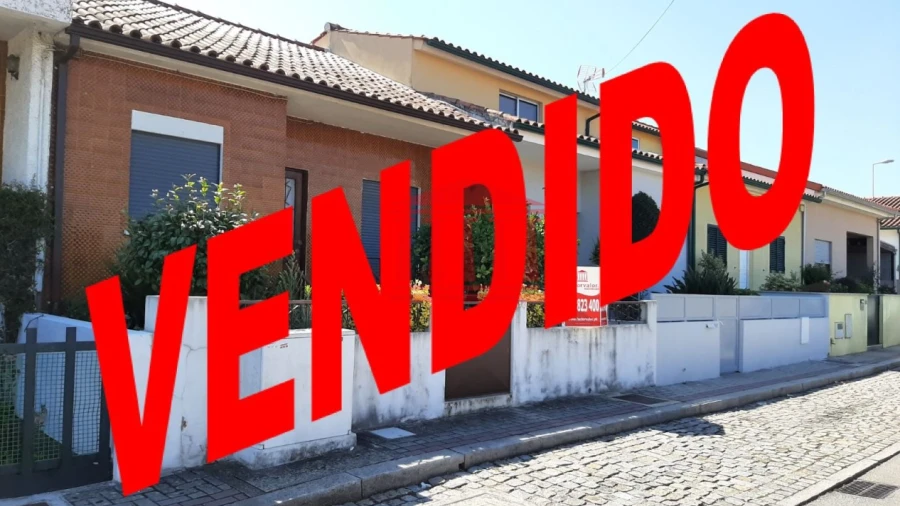Moradia T2 para Venda em Arcozelo