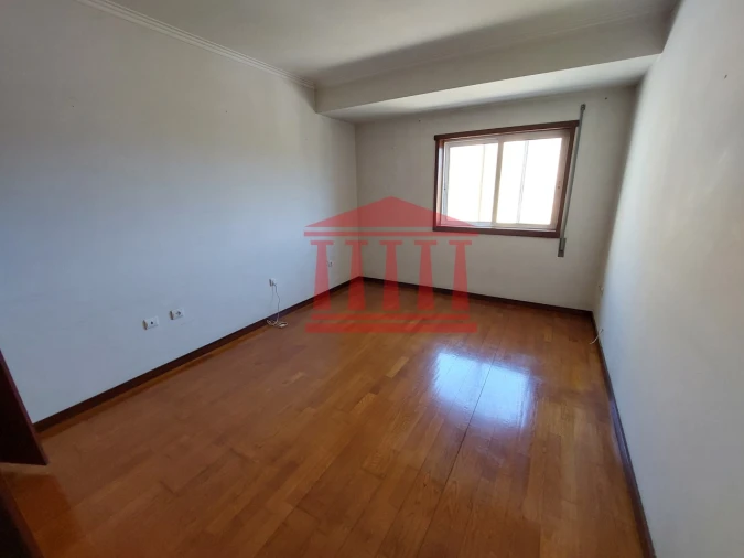 Apartamento T3 para Venda em Arcozelo Foto 5