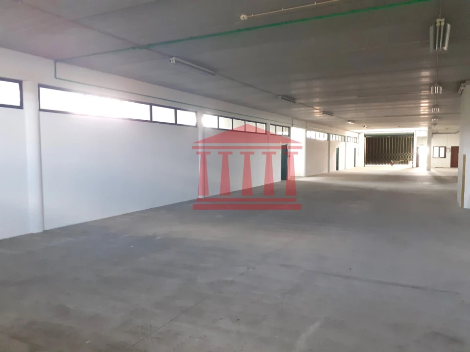 Loja para Arrendamento em Tamel (São Verissimo) Foto 5