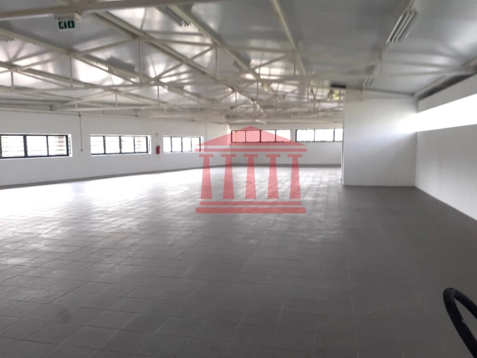 Loja para Arrendamento em Tamel (São Verissimo) Foto 7