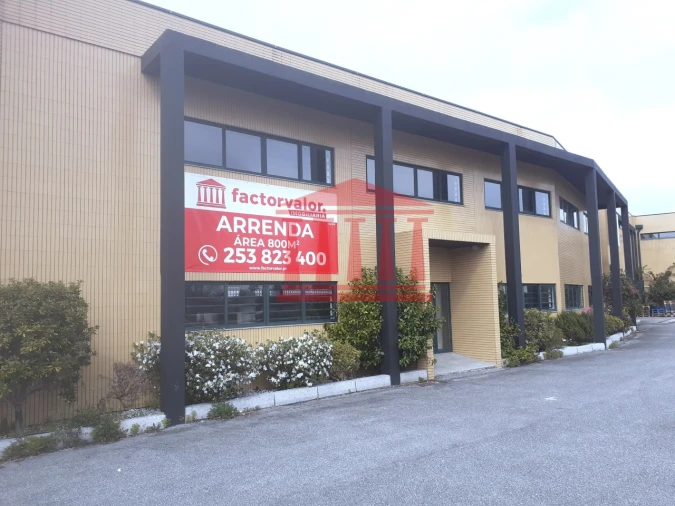 Loja para Arrendamento em Tamel (São Verissimo) Foto 2