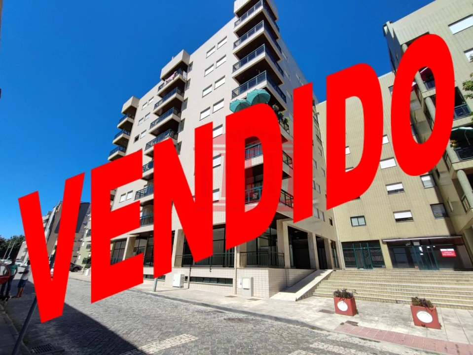 Loja para Venda em Arcozelo Foto 1