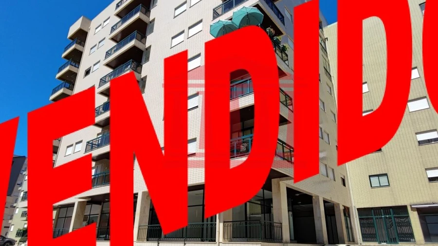 Loja para Venda em Arcozelo