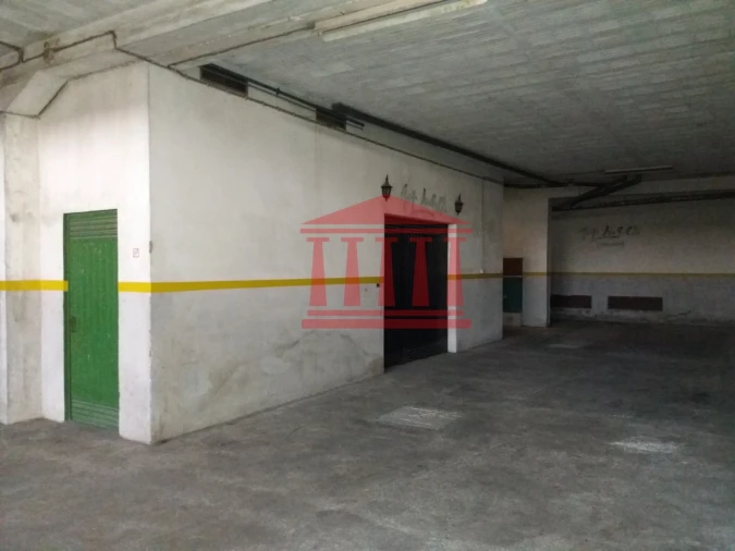 Armazém para Venda em Arcozelo Foto 2