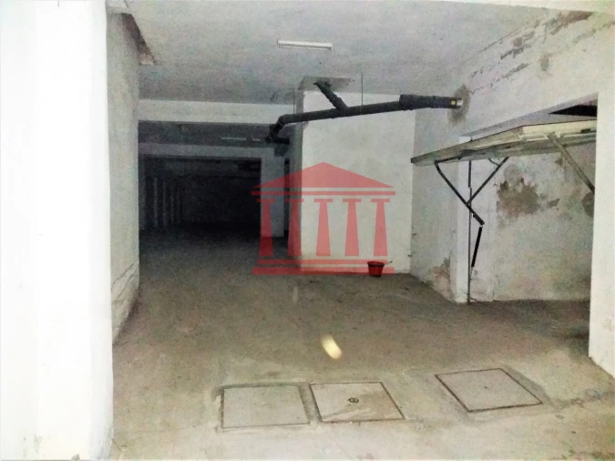 Garagem para Venda em Arcozelo Foto 1