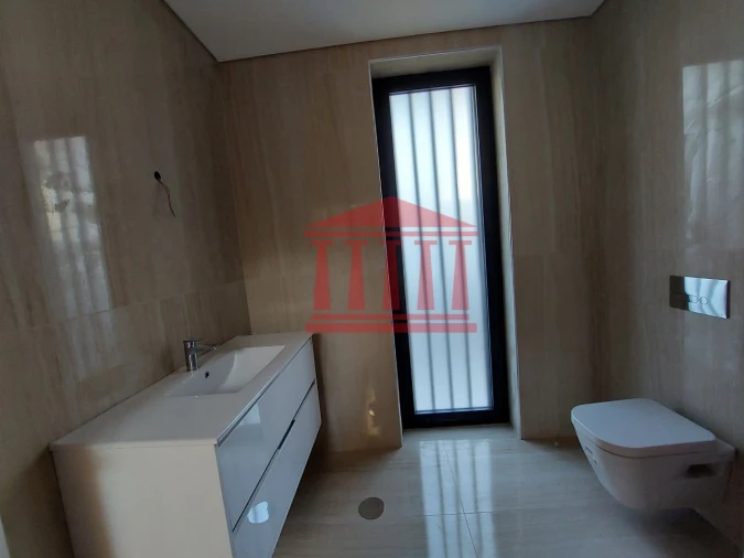 Moradia T4 para Venda em Alvelos Foto 7