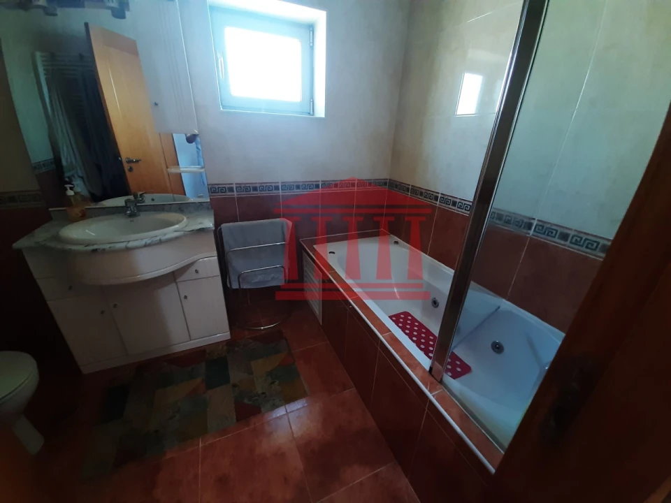 Moradia T3 para Venda em Forjães Foto 17