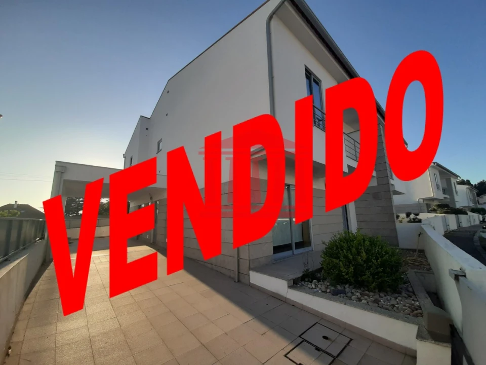 Moradia T3 para Venda em Forjães Foto 1