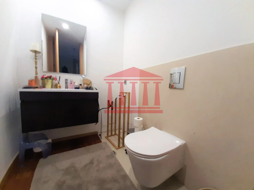 Apartamento T3 para Venda em Arcozelo Foto 11