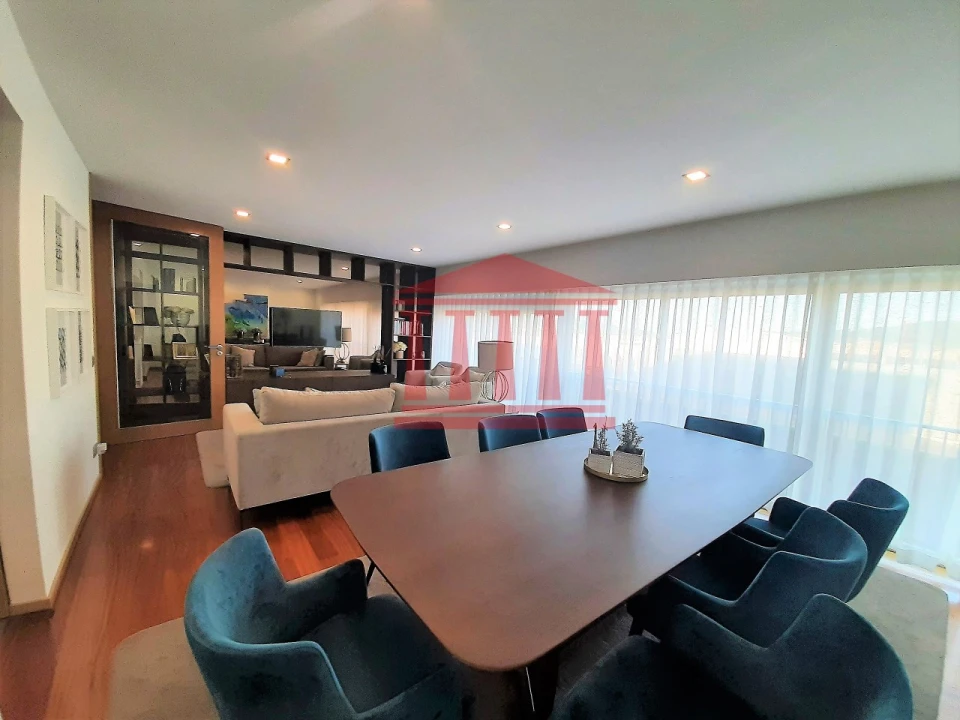 Apartamento T3 para Venda em Arcozelo Foto 2