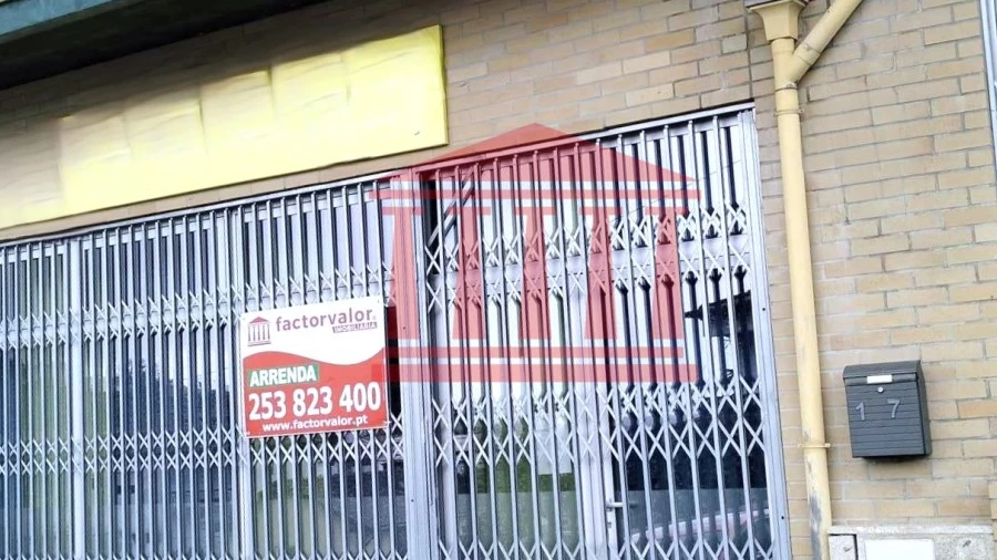 Loja para Arrendamento em Carapeços