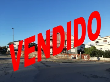 Moradia T4 para Venda em Arcozelo