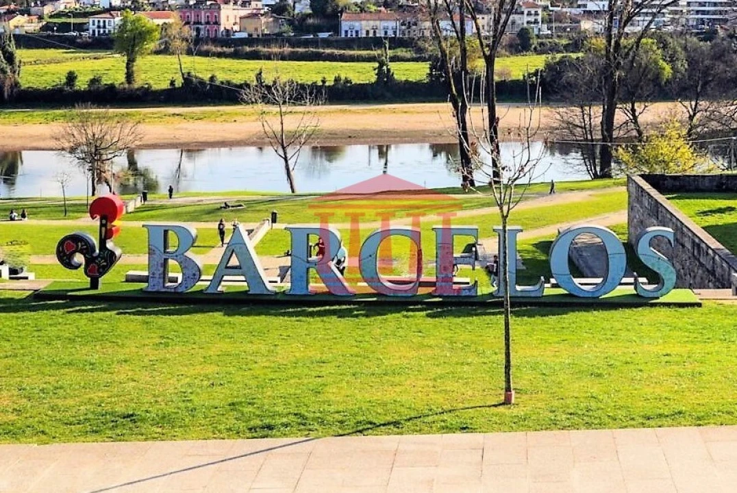 Loja para Arrendamento em Arcozelo Foto 1