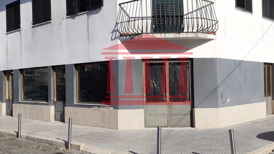 Loja para Arrendamento em Aborim