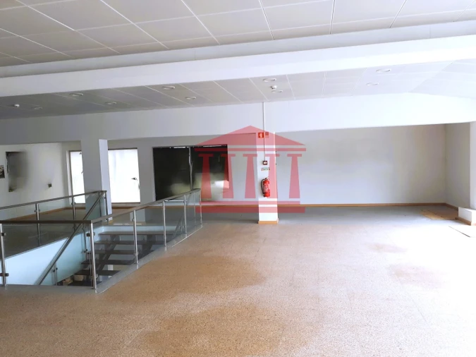 Loja para Arrendamento em Barcelinhos