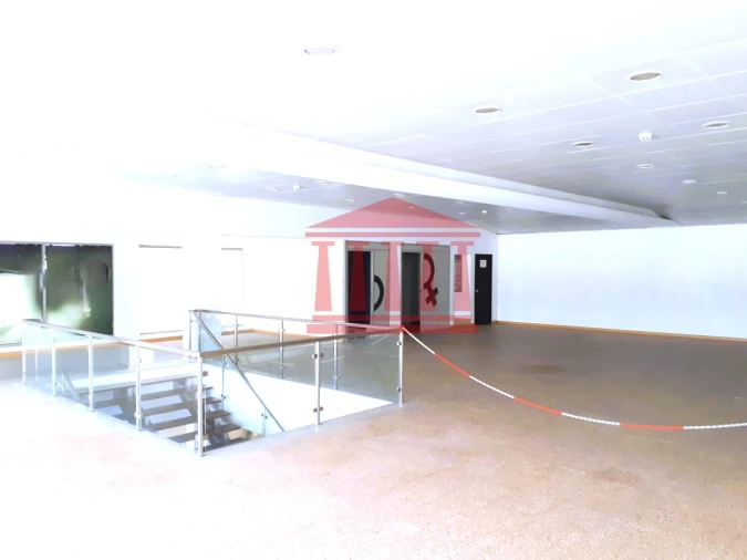 Loja para Arrendamento em Barcelinhos Foto 3