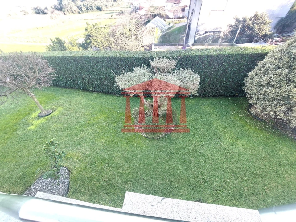 Moradia T4 para Venda em Carvalhas Foto 25