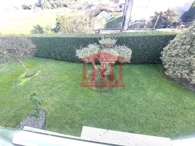 Moradia T4 para Venda em Carvalhas Foto 25