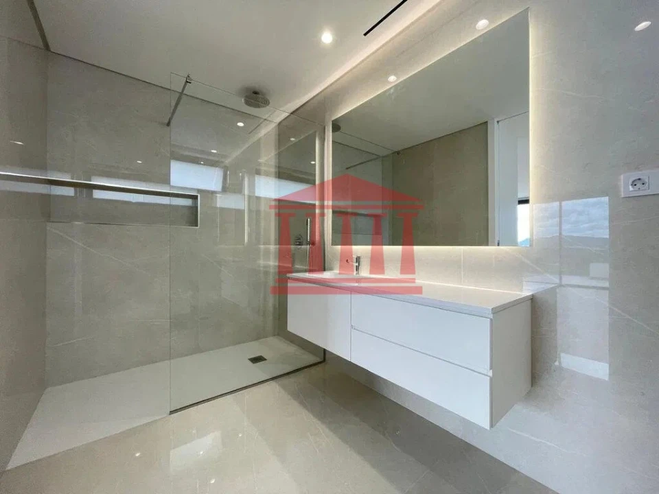 Moradia T3 para Venda em Abade de Neiva Foto 24