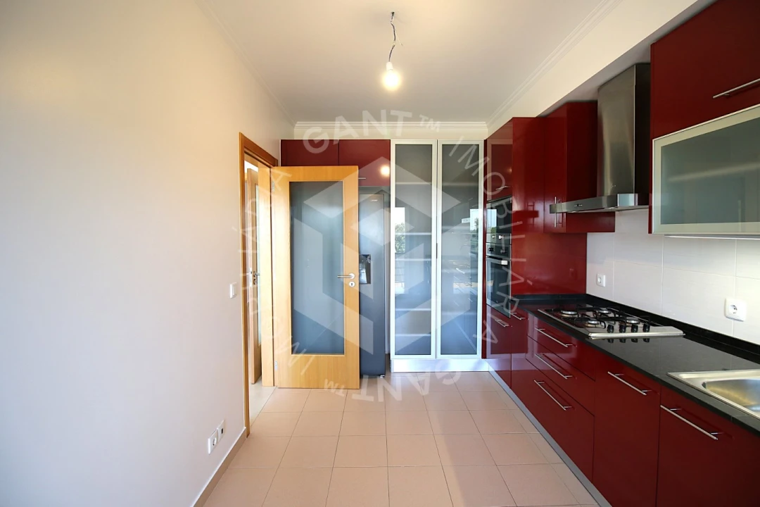 Apartamento T3 para Arrendamento em Sesimbra (Castelo) Foto 2