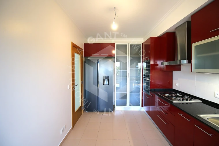 Apartamento T3 para Arrendamento em Sesimbra (Castelo) Foto 1