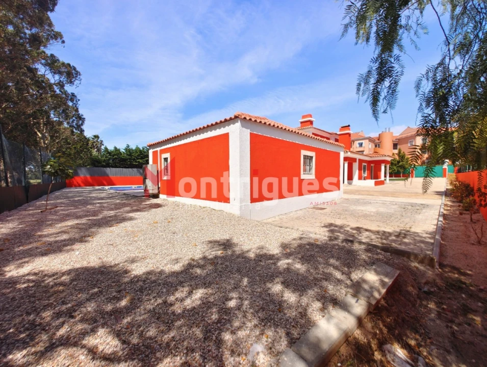 Moradia T4 para Venda em Santa Maria e São Miguel, São Martinho, São Pedro Penaferrim Foto 5