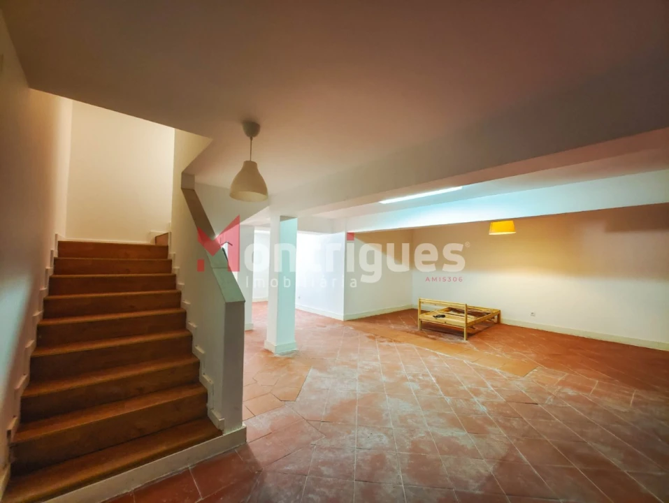 Moradia T4 para Venda em Santa Maria e São Miguel, São Martinho, São Pedro Penaferrim Foto 10