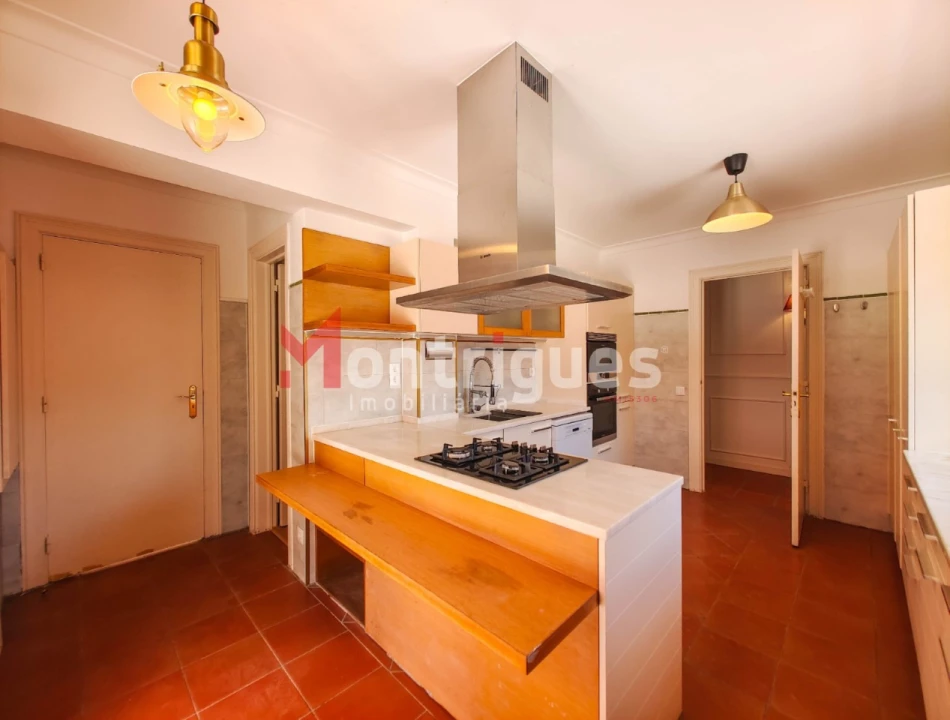 Moradia T4 para Venda em Santa Maria e São Miguel, São Martinho, São Pedro Penaferrim Foto 17