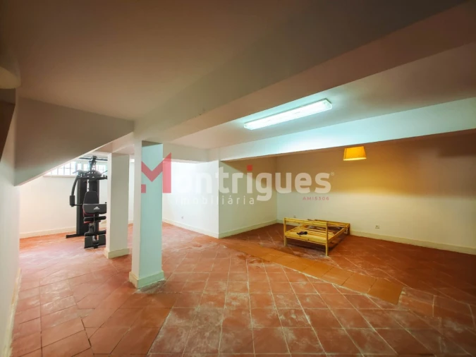 Moradia T4 para Venda em Santa Maria e São Miguel, São Martinho, São Pedro Penaferrim Foto 11