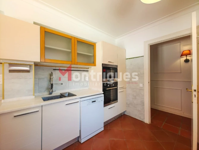 Moradia T4 para Venda em Santa Maria e São Miguel, São Martinho, São Pedro Penaferrim Foto 15